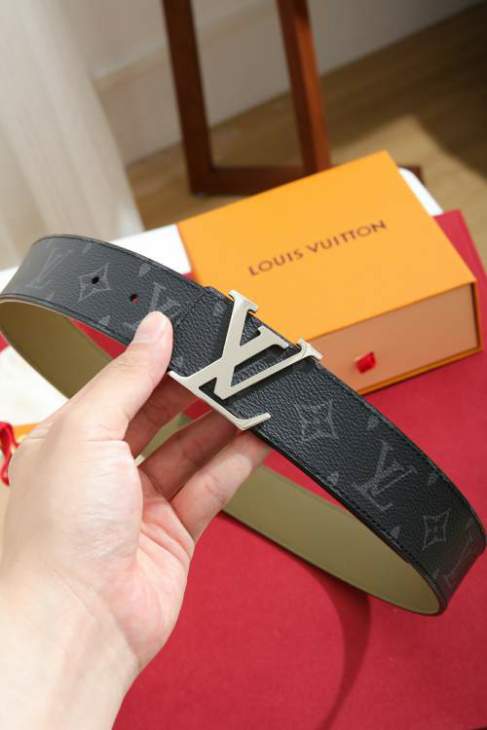 Picture of Louis Vuitton Belts _SKUfw237148046fw